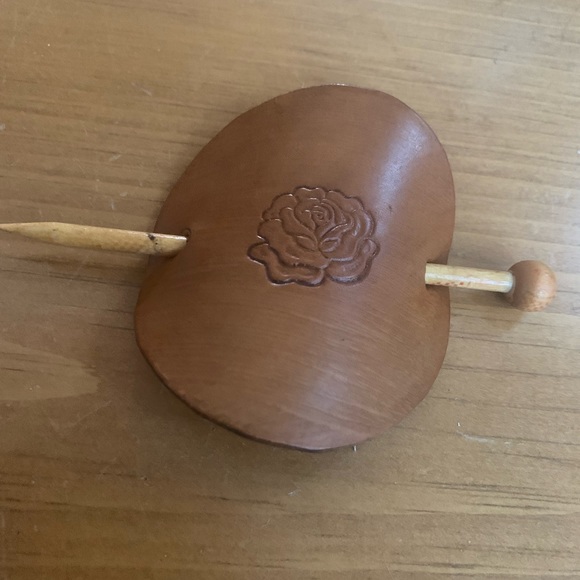 Boho Circle Hand Tooled Leather Floral Hair Slide Barrette/ unique Wood-stick - Picture 2 of 6